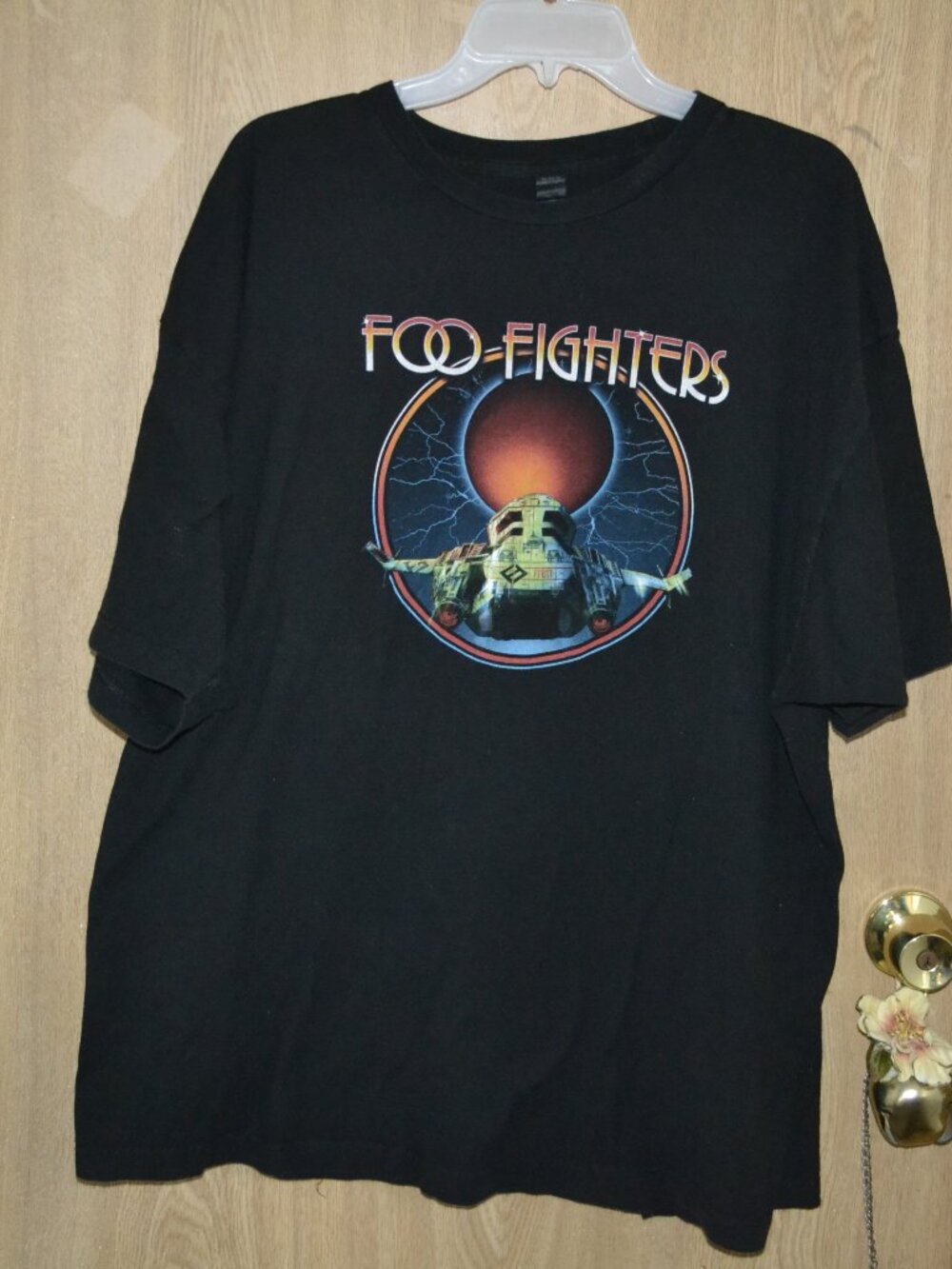 FOO FIGHTERS Graphic 2017 Legacy Arena At The BJCC Birmingham, AL Black Band Tee
